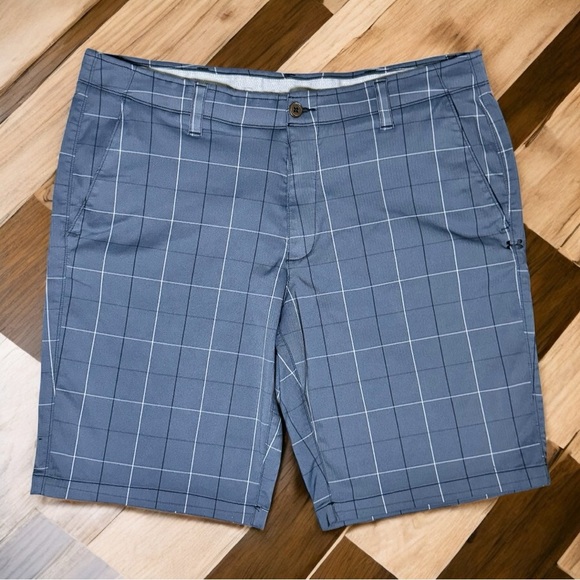 Under Armour HeatGear Men’s Hybrid Shorts Gray Plaid Size 40 Golf Activewear - Picture 2 of 9